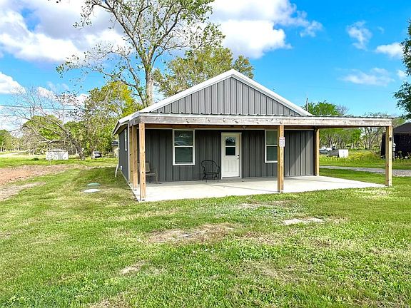 2nd image of 99 Elizabeth Dr