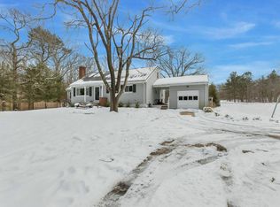 1 Hildreth Rd, Hampton Bays, NY 11946