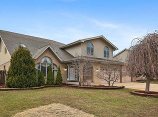 9024 Witham Ln, Woodridge, IL 60517