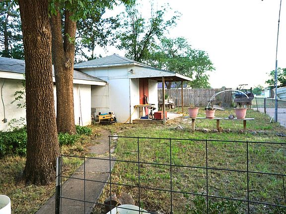 305 E Tate St, Brownfield, Tx 79316 