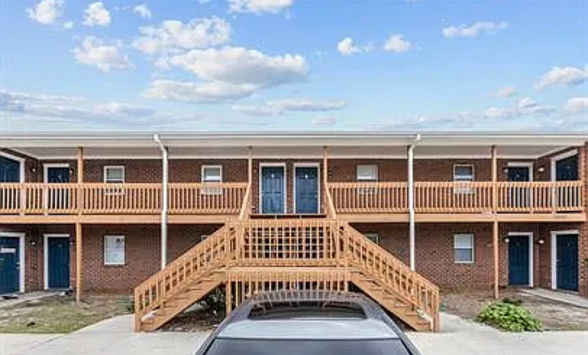 1095 Cheyenne Ct — Photo 1