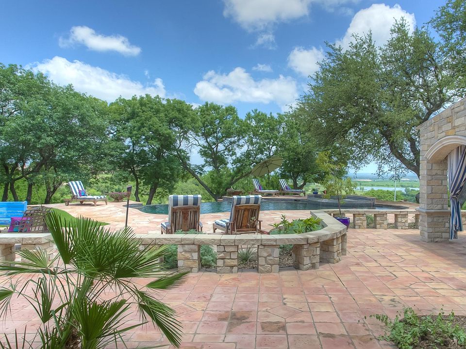 1st image of 51 Oak Hill Cir #L
