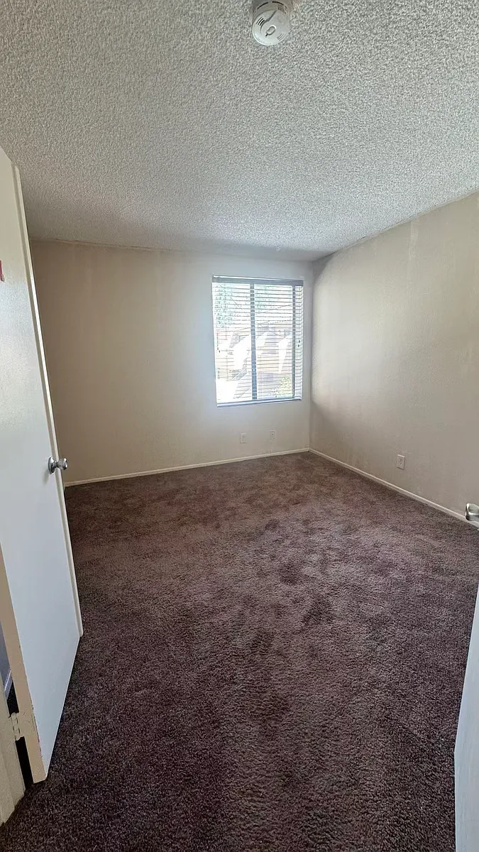 Building Photo - 1480 W Edgehill Rd #68