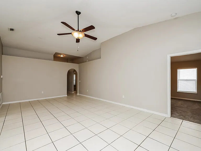 12814 Lake Vista Dr — Photo 4