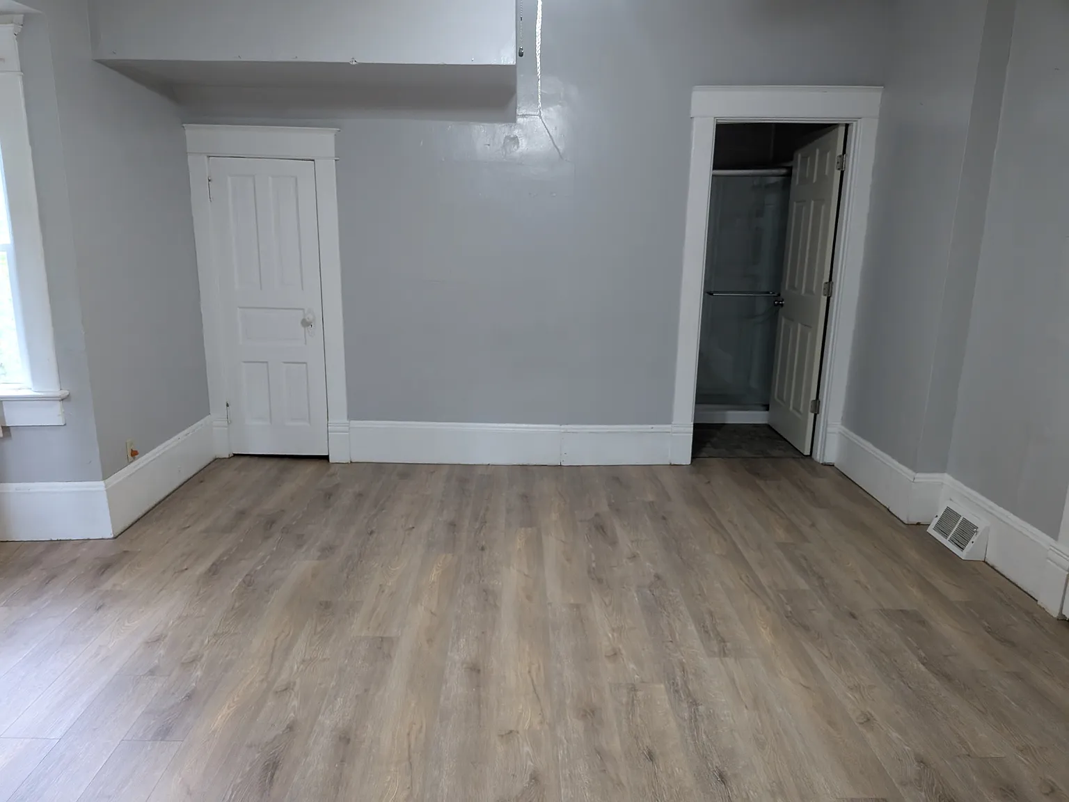 Studio, $620 — Photo 2