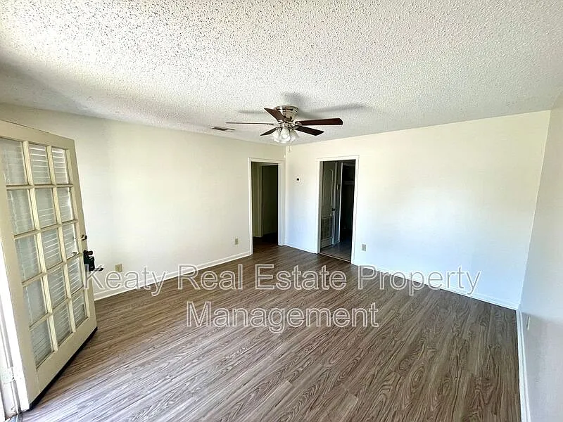 2 bed, 1.5 bath, 1000 sqft, $775 — Photo 4