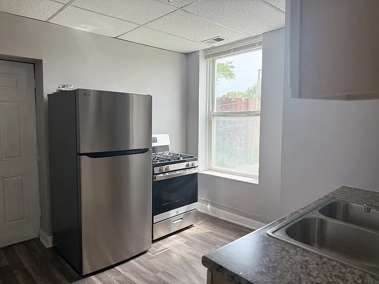 7450 S Maryland Ave #2N — Photo 2