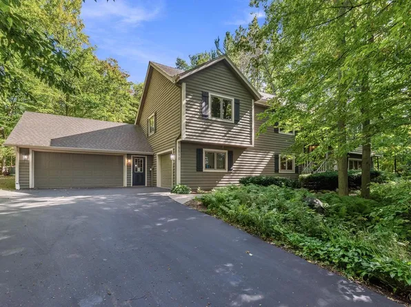 5510 Maple ROAD, West Bend, WI 53095