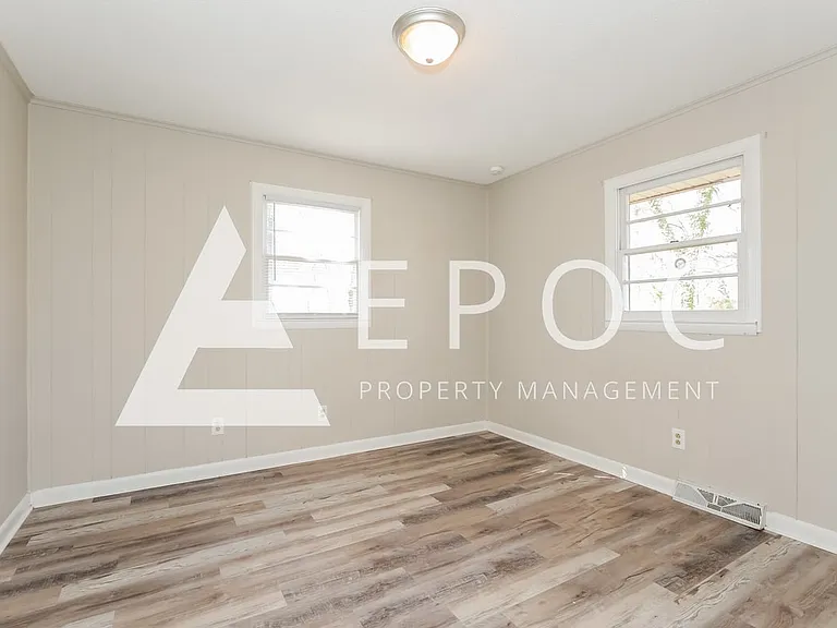 1619 Lexington Ave — Photo 9