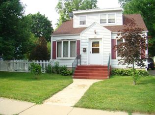 409 W Chestnut St, Burlington, WI 53105