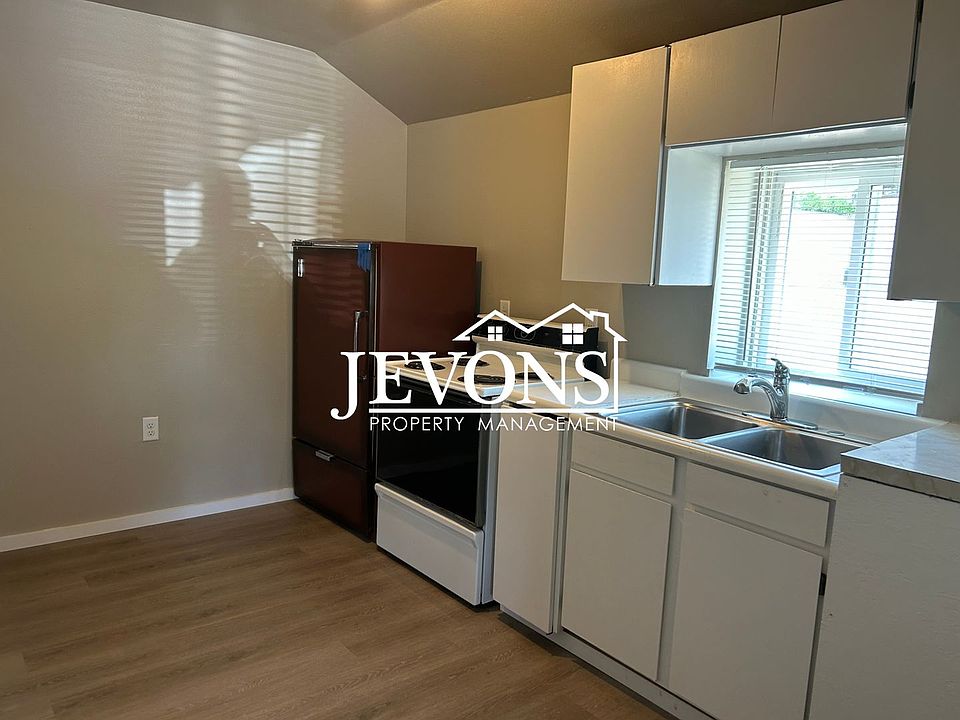 1st image of 711 N 34th Ave #B