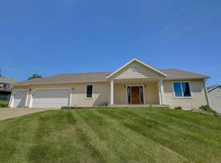 508 Brookstone Pass, Mount Horeb, WI 53572