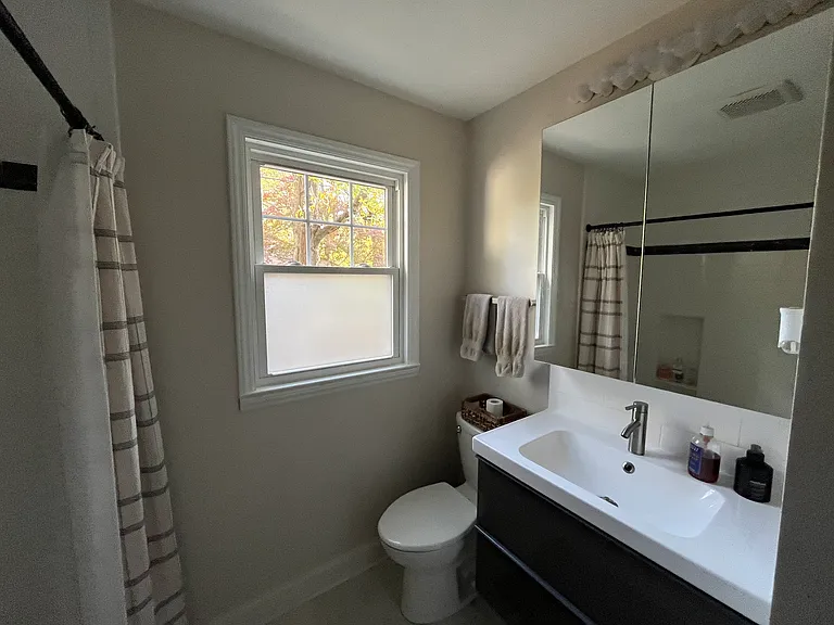 1003 Guilford Rd — Photo 14