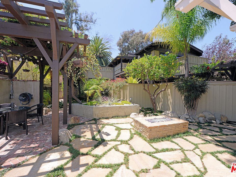 1st image of 2133 Holly Dr