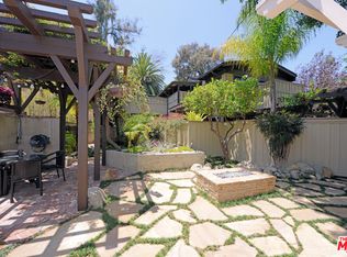 2133 Holly Dr, Los Angeles, CA 90068