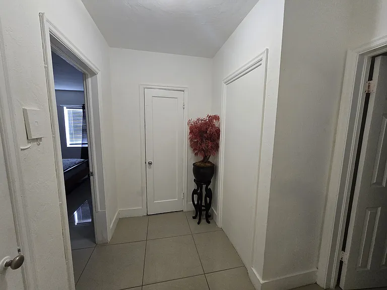 2305 Monroe St #1 — Photo 5