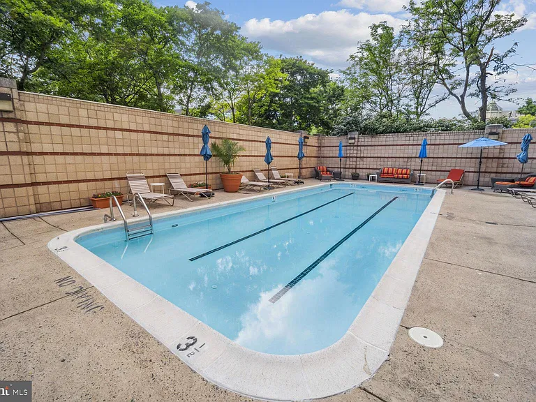 2400 Clarendon Blvd #Penthouse 12 — Photo 31
