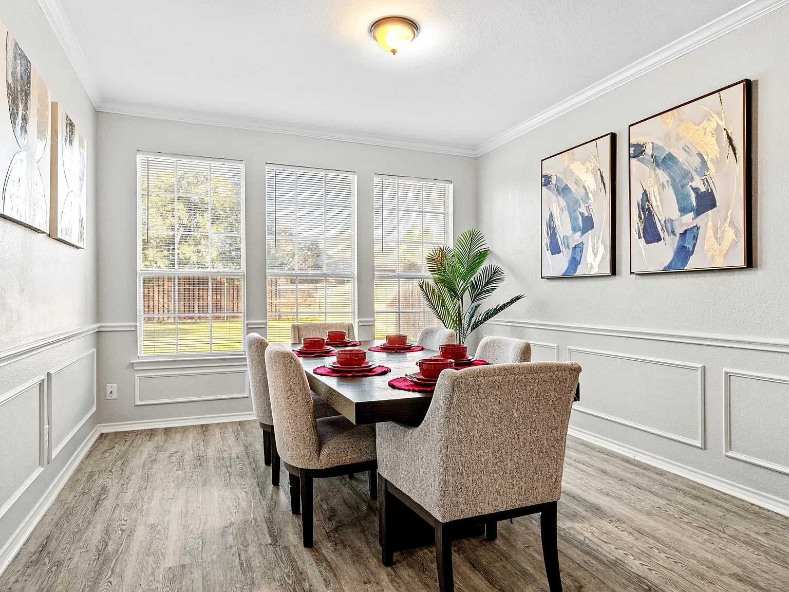 4 bed, 3.5 bath, 3306 sqft, $6,300 — Photo 4