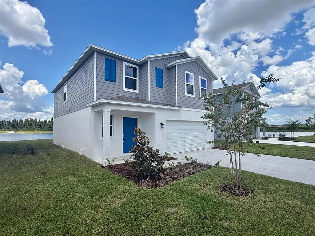 5 bed, 2.5 bath, 2112 sqft, $2,250 — Photo 2