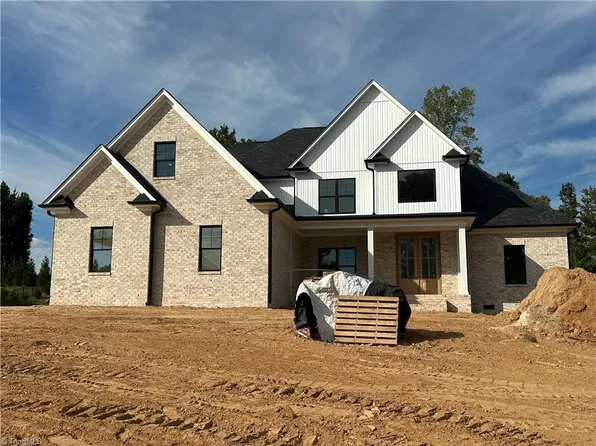 958 Medinah Dr, Winston Salem, NC 27107