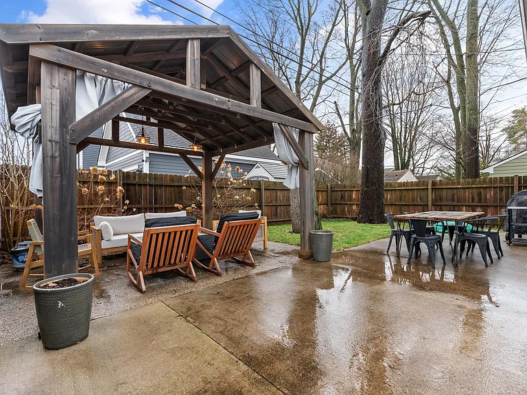 819 Irving Ave — Photo 52