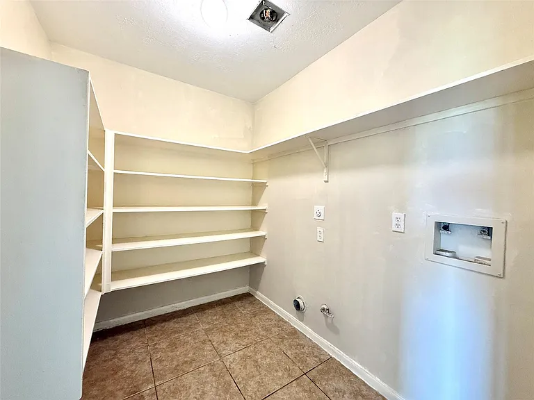 13706 Audra Ln — Photo 8