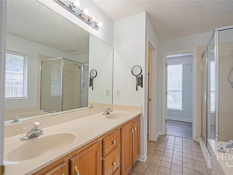 114 Laurens Ln — Photo 31