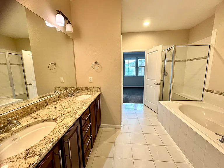 7877 Vallagio Ln — Photo 14