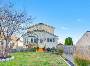76 Saint George Dr, Shirley, NY 11967