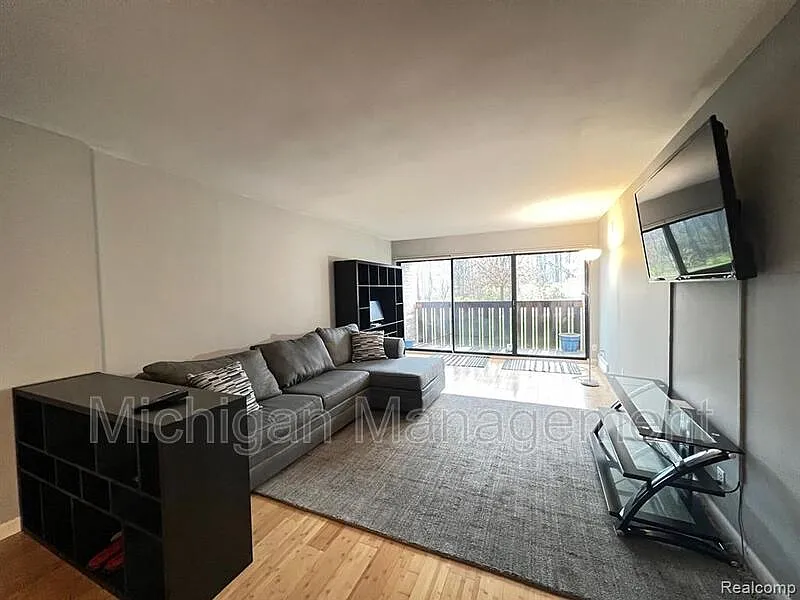 2 bed, 2.0 bath, 1173 sqft, $1,600 — Photo 4