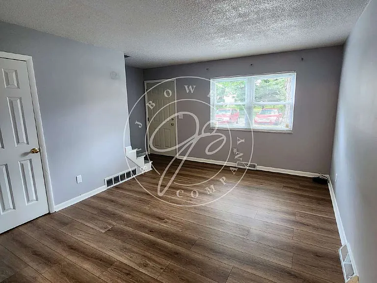 1719 W Bancroft St #D — Photo 4
