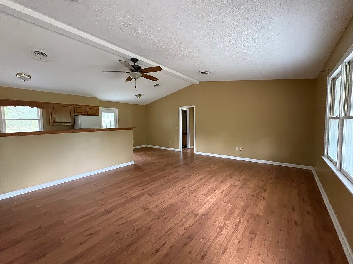 Building Photo - 328 Longwood Dr
