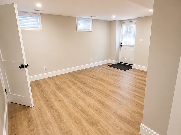 38 Russell Park — Photo 7
