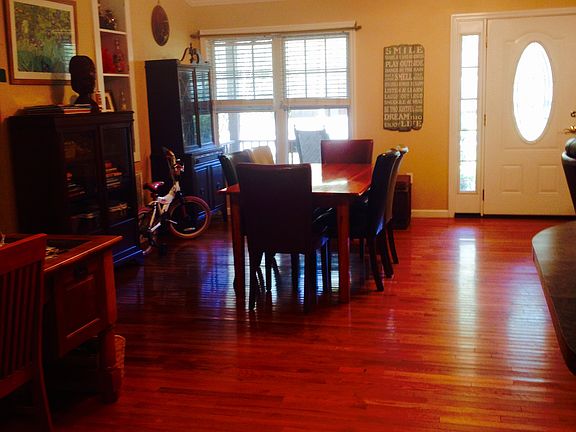 Open floor plan/dining area