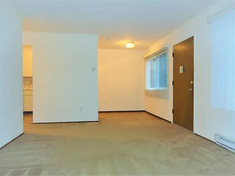 195 E Reed St #8 — Photo 2