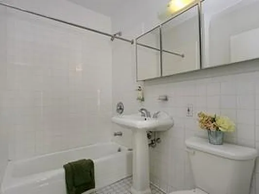 Rented by Corcoran | media 25