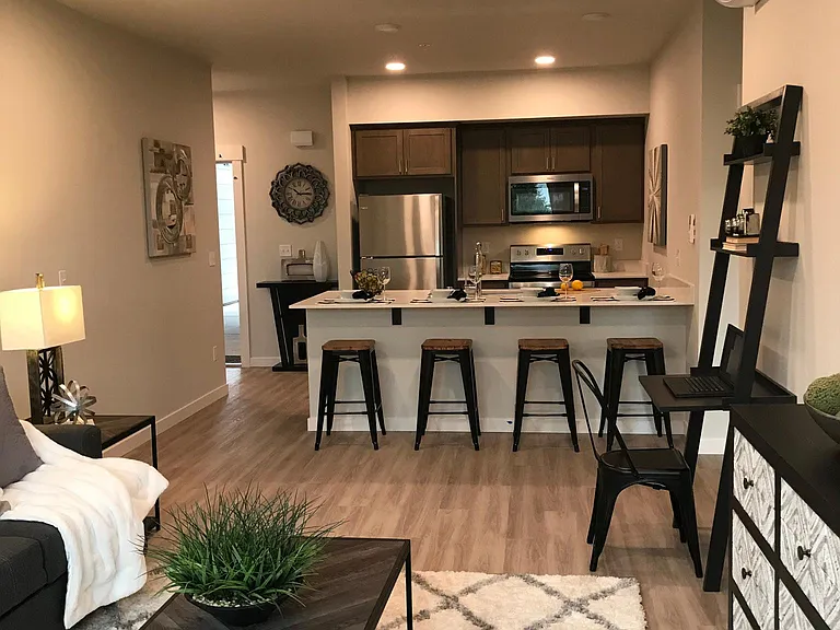 Hamptons at Mill Creek — Photo 11