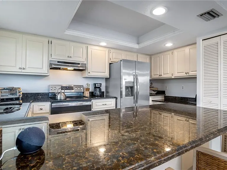 105 Georgetown Blvd #105 — Photo 4