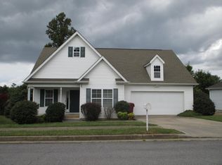 4 Larchmont Ln, Johnson City, TN 37604