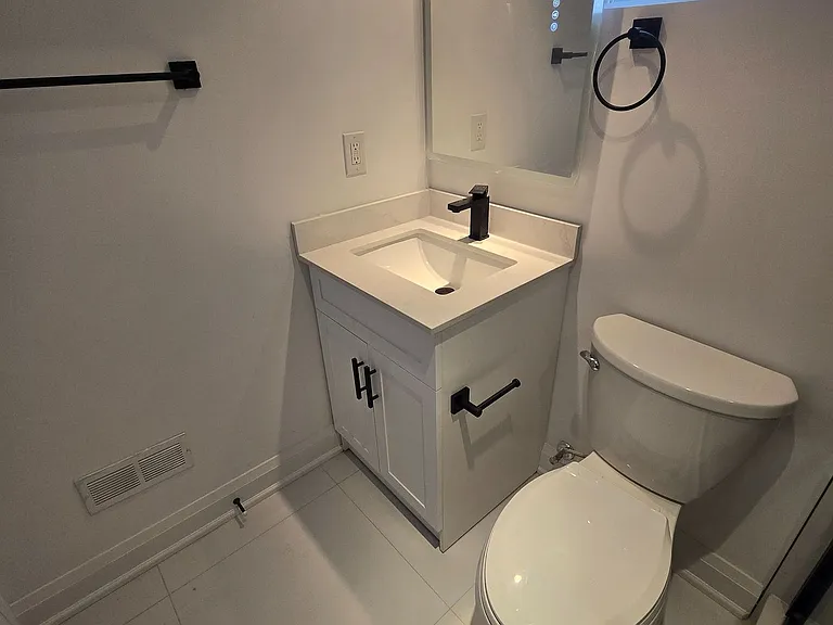 83 Florence Ave — Photo 11