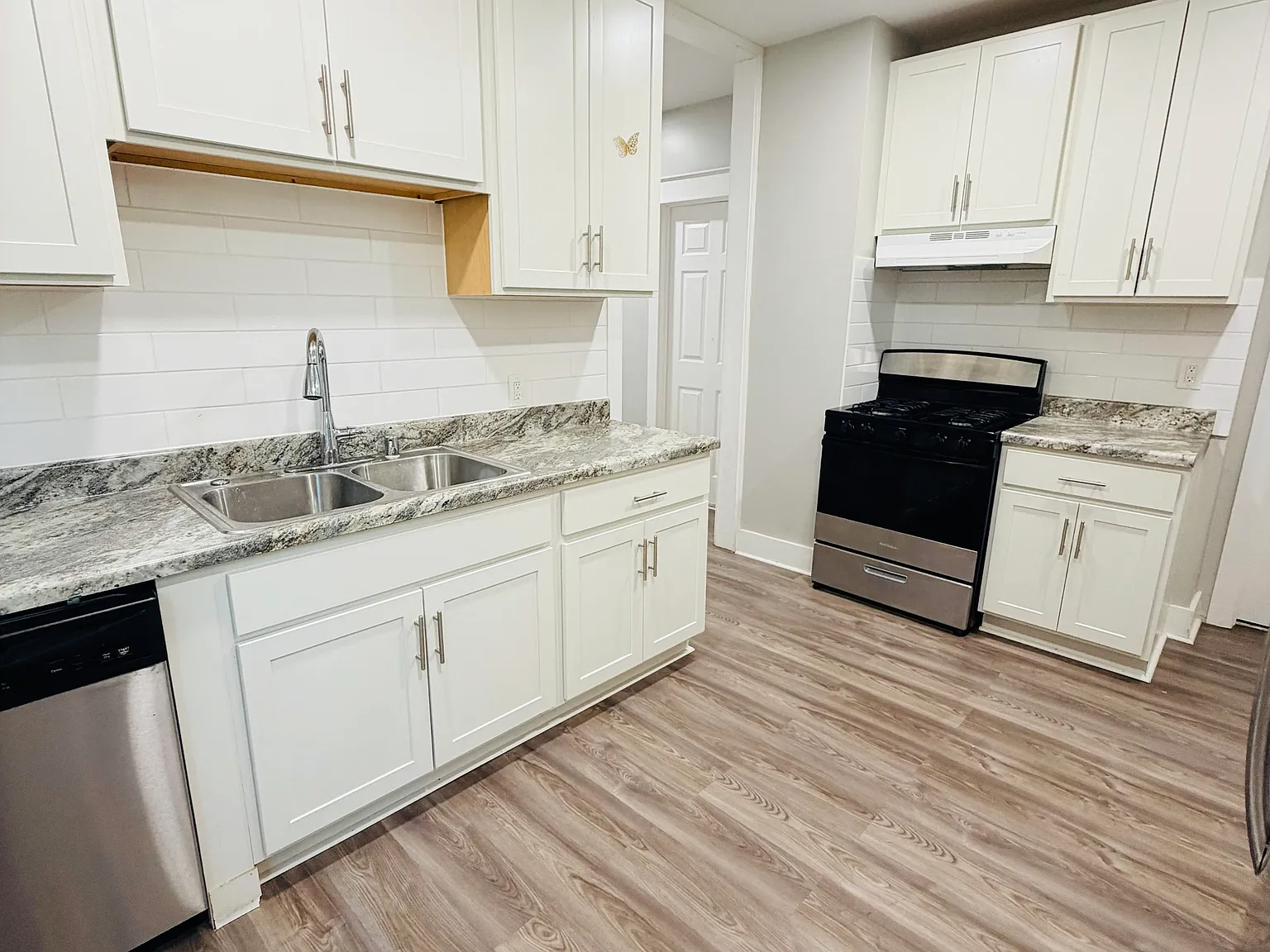 3 bed, 1200 sqft, $1,600 — Photo 3