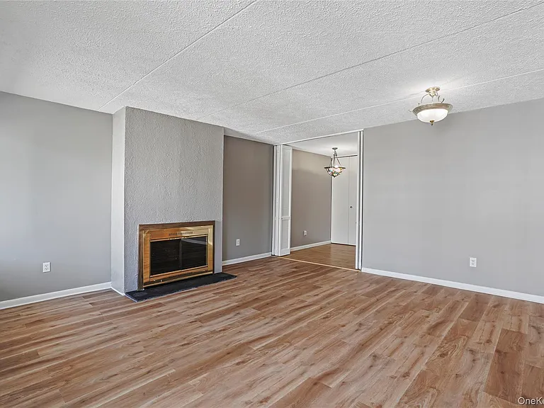 200 High Point Dr #6 PENTHOUSE — Photo 13