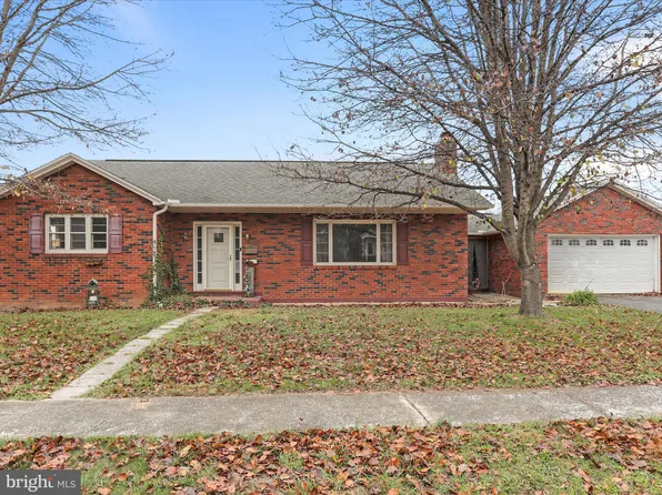 10 Steiger Ave, Mercersburg, PA 17236