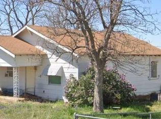 901 N 6th St, Sayre, OK 73662