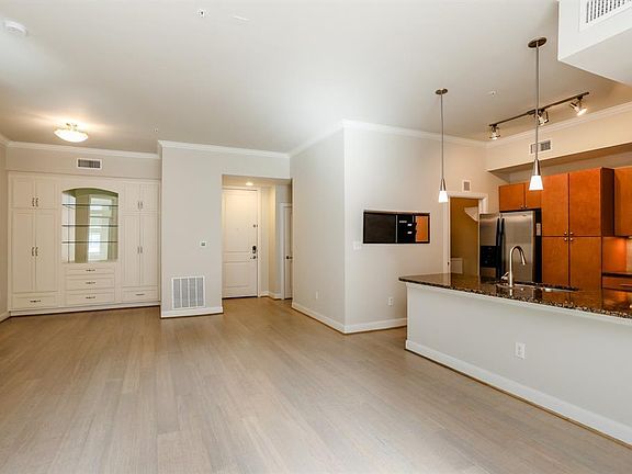 4th image of 300 St Joseph Pkwy #215