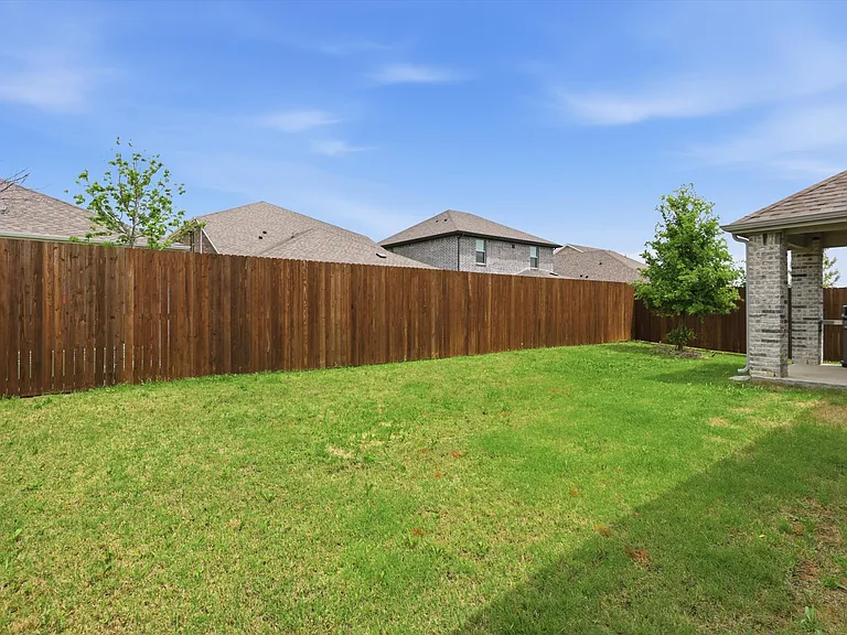 410 Dempsey Dr — Photo 25