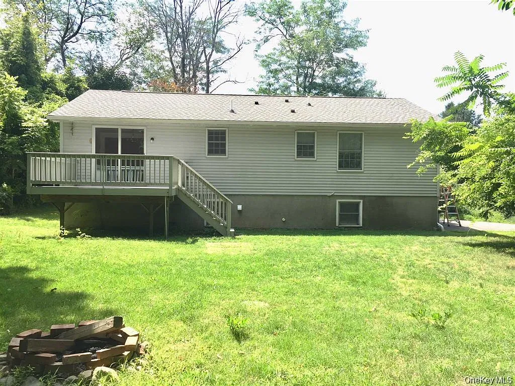 3 bed, 2.0 bath, 2078 sqft, $3,600 — Photo 3