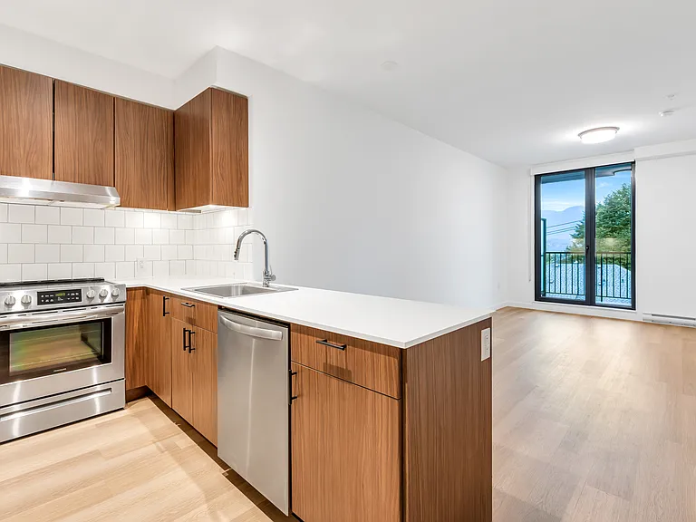 3455 Hastings St E — Photo 32