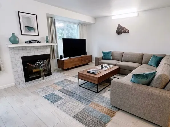 4254 129th Pl SE APT 11, Bellevue, WA 98006