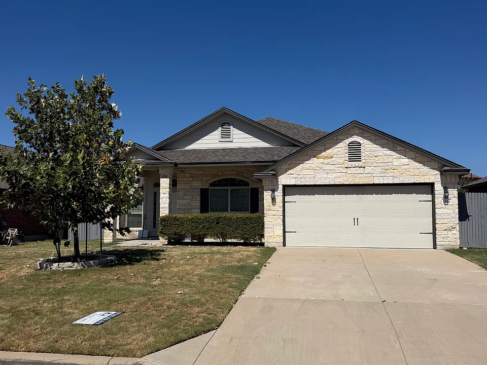 1114 Emerald Gate Dr